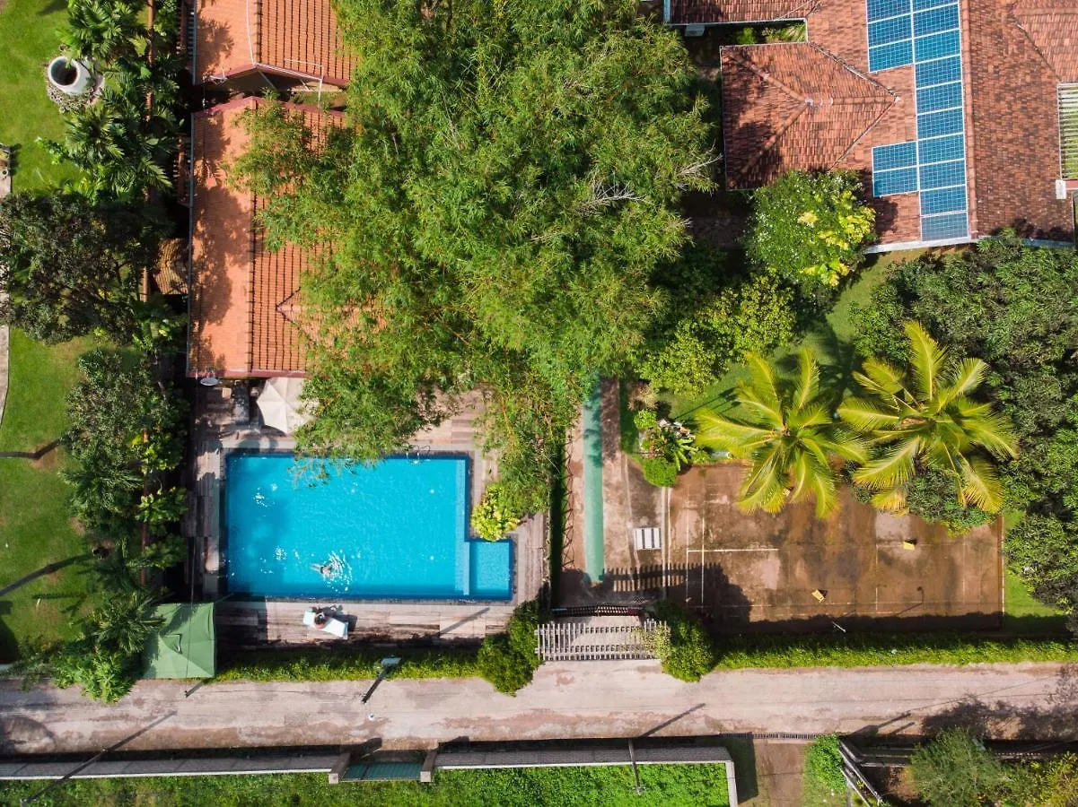 Villa Shade Негомбо