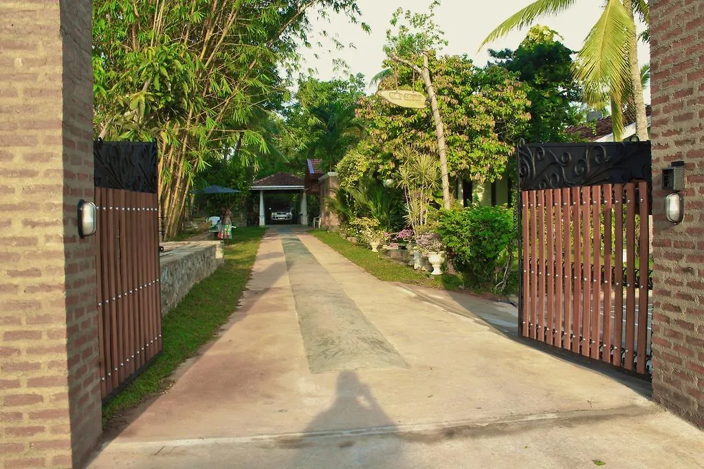 Villa Shade Negombo 0*,